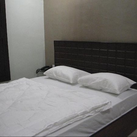 Hotel Confirm Inn Kota Kota  Εξωτερικό φωτογραφία